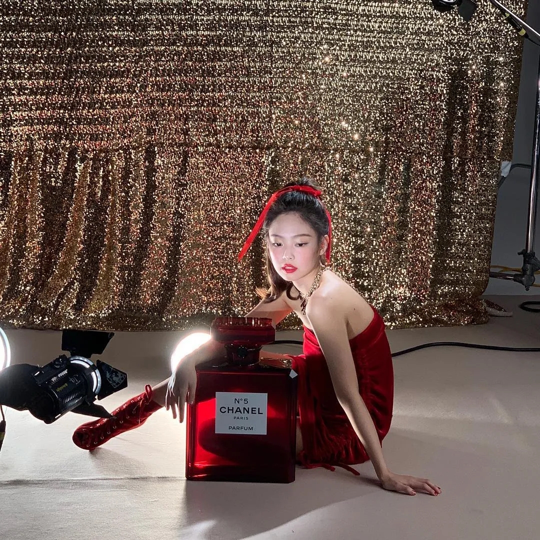 女生头上有东西,女生头上小饰品