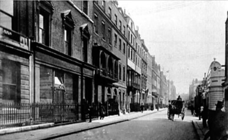 亚历山大麦昆小白鞋彩虹,亚历山大麦昆小白鞋开胶