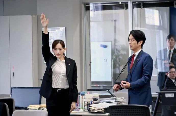 “换身”梗常见,但警察与杀人魔互换的还是头次见|心镜