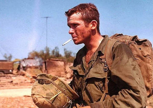 吸粗烟危害大还是细支烟危害大,抽毛烟和纸烟哪个危害大