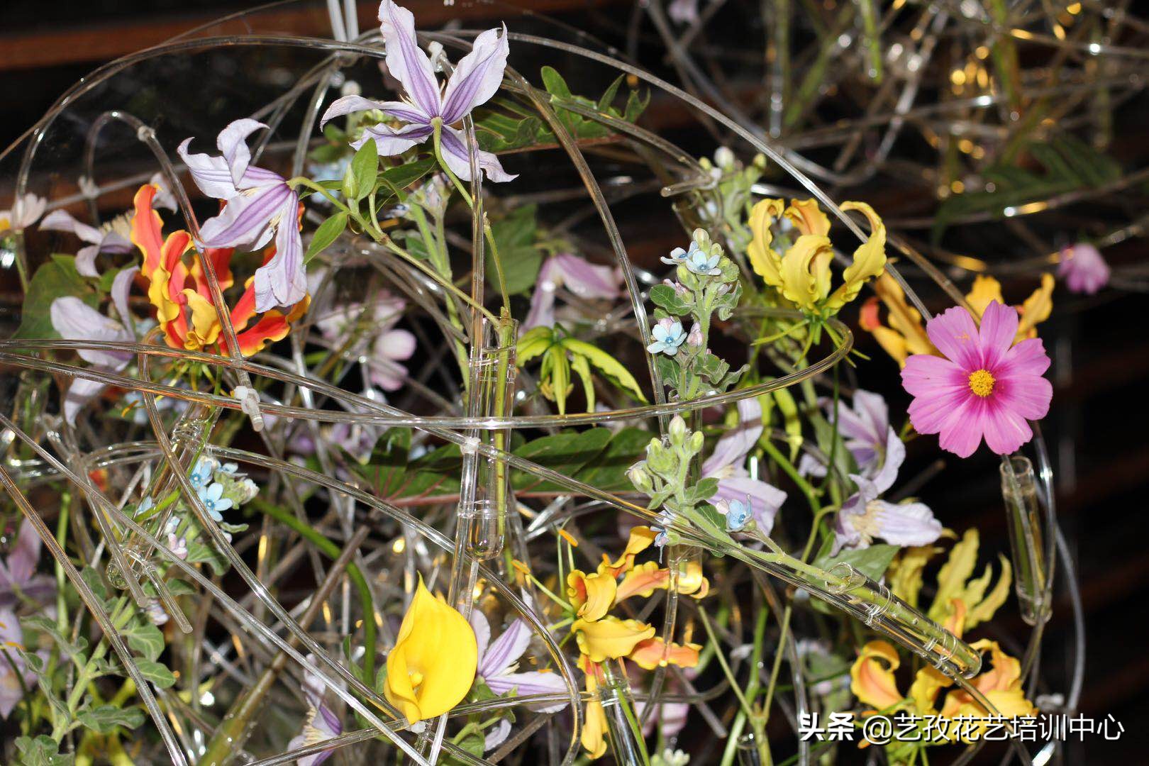开一家花店怎么营销才能赚钱,花店做批发零售怎样进货