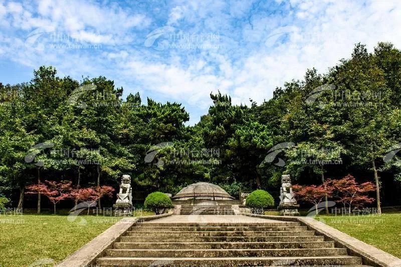 谭延闿墓,谭延闿墓用圆明园的石头