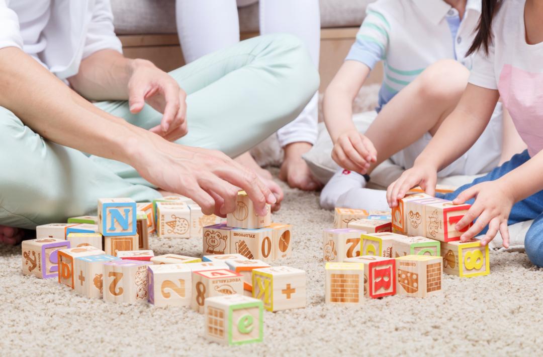 儿童数学启蒙课堂相邻数,怎么给孩子启蒙数学加减法