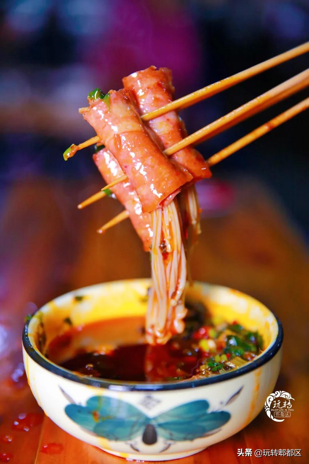 郫都西门新开砂锅串串，来“老屋头”，涮人情味儿