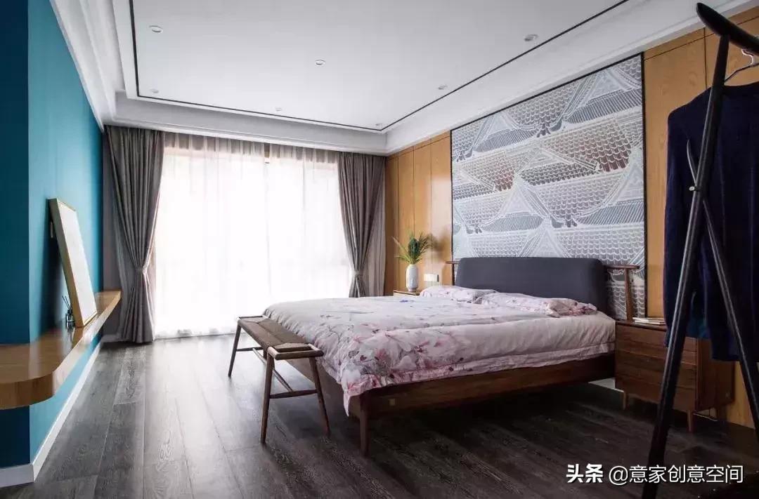 电视墙挖个洞，电视柜就不用买了，这套新中式三居室太好看了！