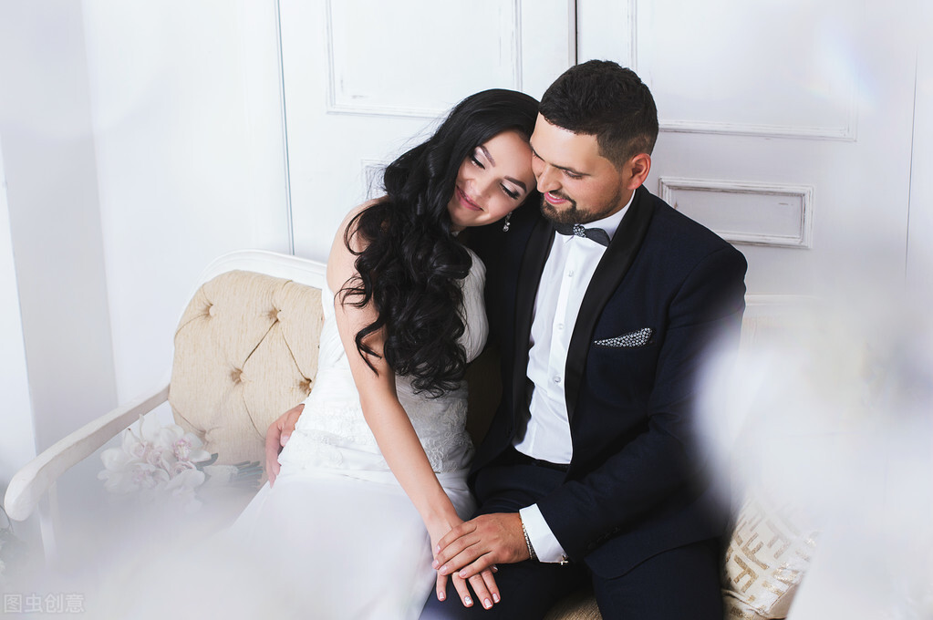 女方父母嫌弃男方穷,女生父母嫌弃男方穷的后果