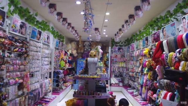 又一个湖北富豪崛起,夫妻把十元店开遍全球,现在一年营收2百亿