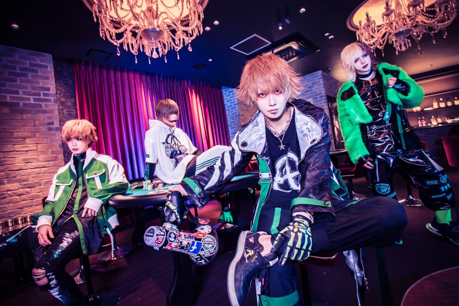 日本视觉系乐队沉迷玩四驱车，甚至变卖乐器去买车