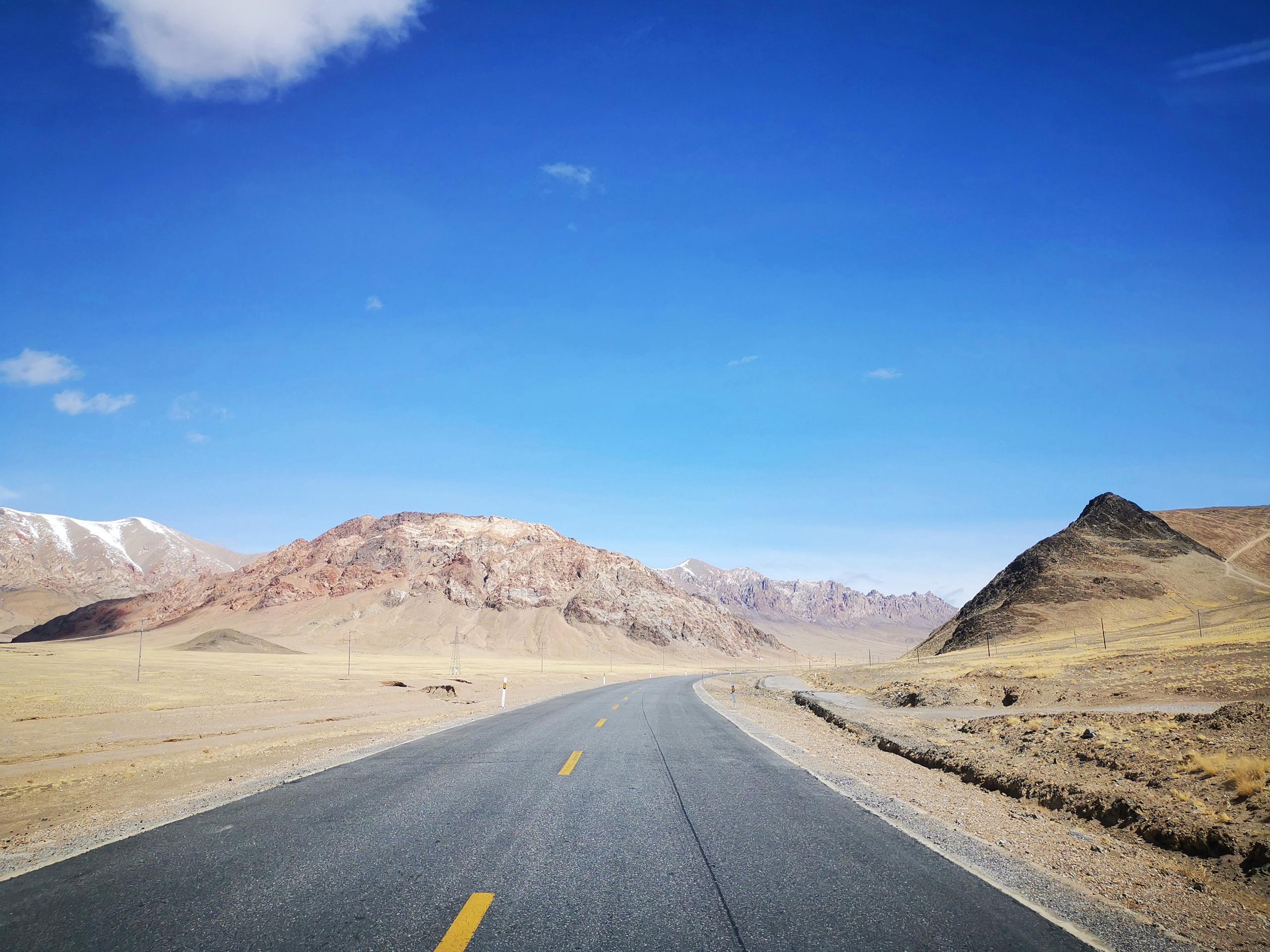 是时候展示真正的技术了——楼兰宝盒红土达坂测试手机控车