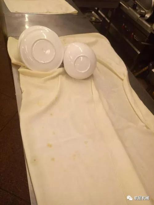 布草黄色污渍怎么去除,布草顽固污渍清洗