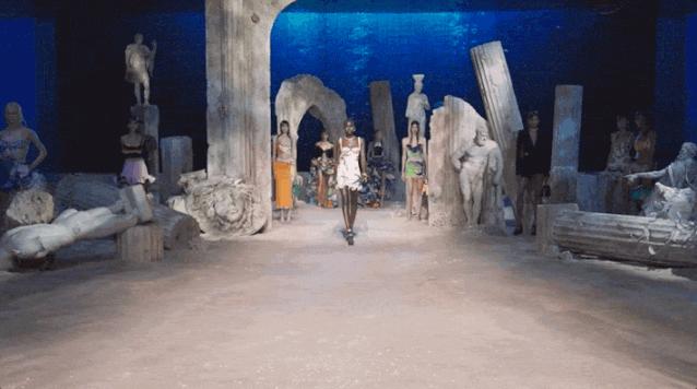 versace ss22鏄ュ (versace ss 2016)