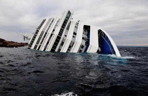 2018泰国普吉岛沉船多深,泰国普吉岛旅游沉船