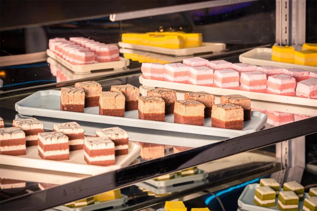 颐海国际海鲜自助海胆,北京海鲜自助海胆鳌虾不限量