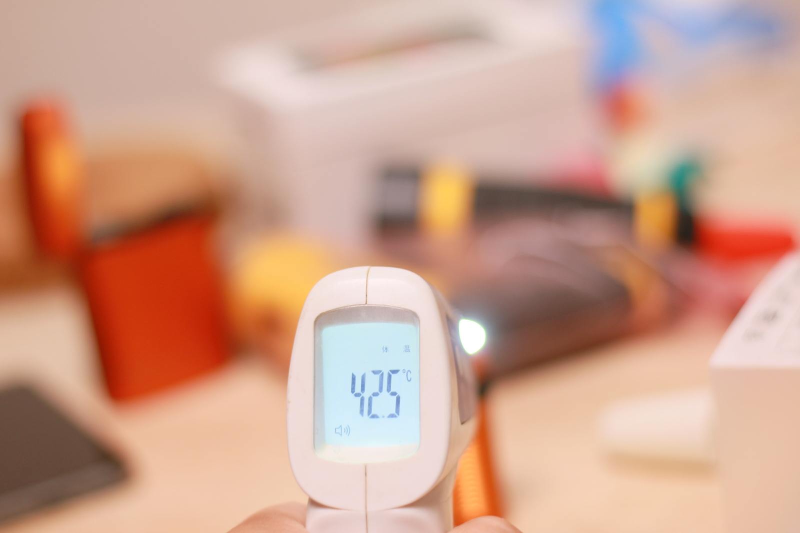 傲雷baton3手电筒特别版,傲雷baton3pro紫色