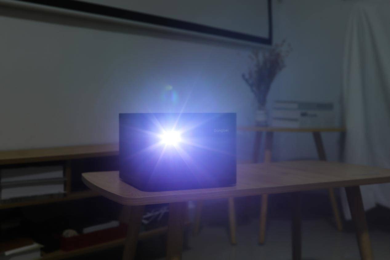 萌新扫盲贴：家用投影仪与商务投影仪的区别在那，别傻傻分不清