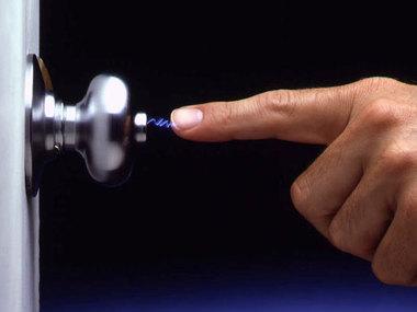 静电会不会电死人,人体静电能电死人吗