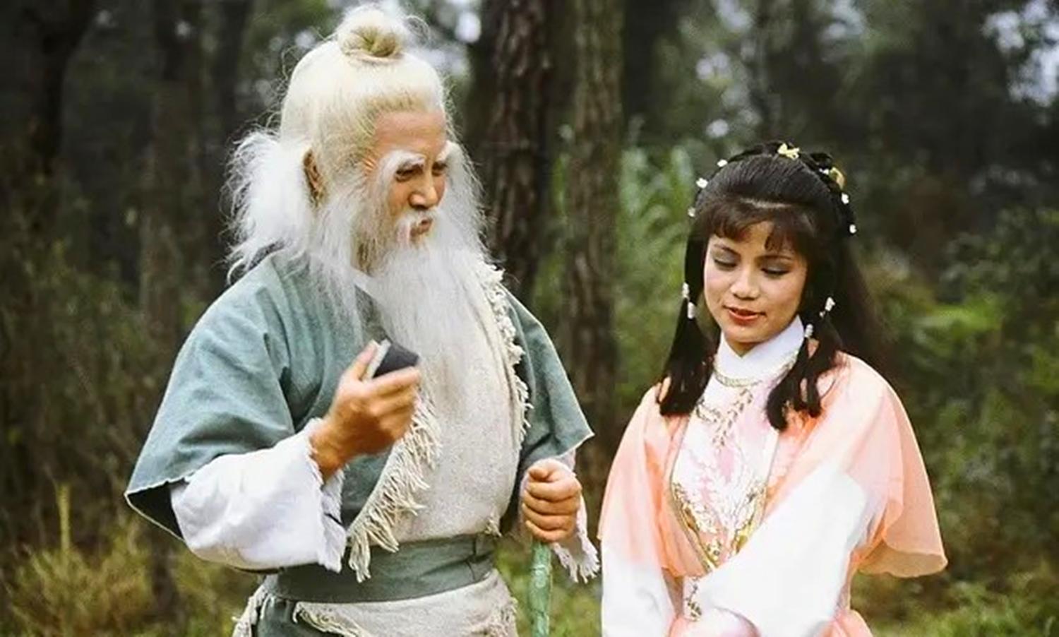 周伯通武功什么时候超过黄药师,黄药师自认为武功不如周伯通