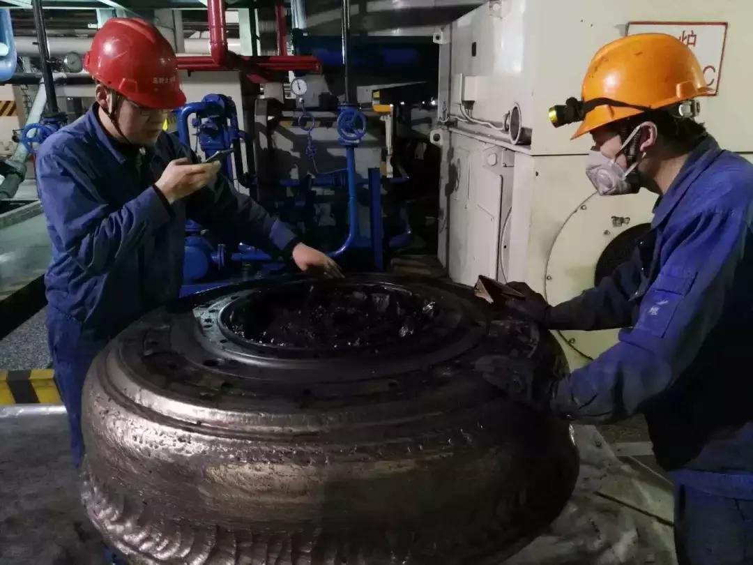 「乌斯太热电厂」“晒”出电力检修人韩强