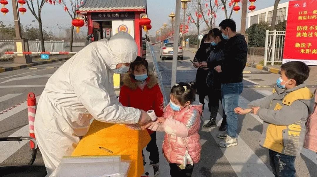 古城西安年味浓八方来客齐拜年,春节西安各景区年味十足