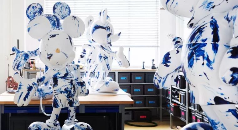 他从不掩饰自己对极简主义的抗拒