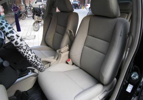 汽车仿皮座椅与织物座椅哪个耐用,汽车真皮座椅好还是座套好