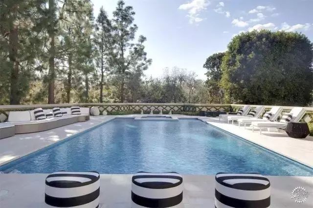 梅西内马尔c罗的家,梅西内马尔c罗豪宅