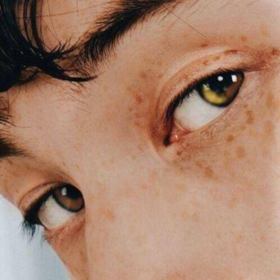 有句话说得好：美不美看脸，老不老看眼