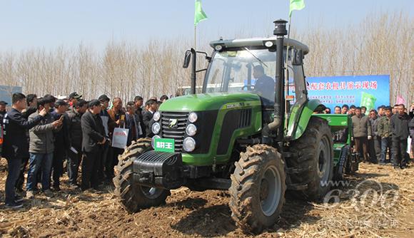 拖拉机使用方法和注意事项,农用拖拉机注意事项