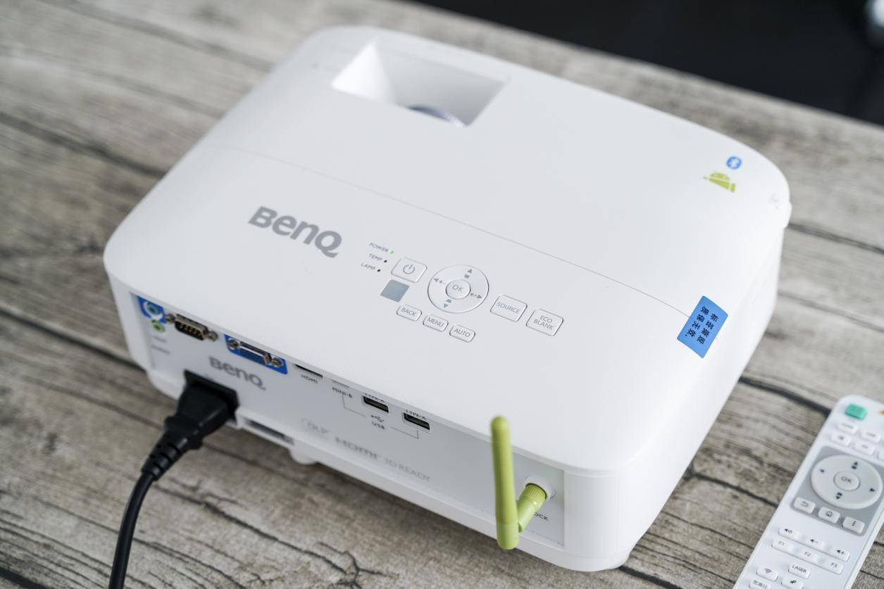 明基商务投影推荐办公白天可投,明基智能商务投影仪e520