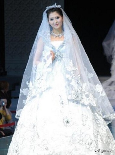 世界上最长的婚纱第一名,世界上最大的婚纱裙摆