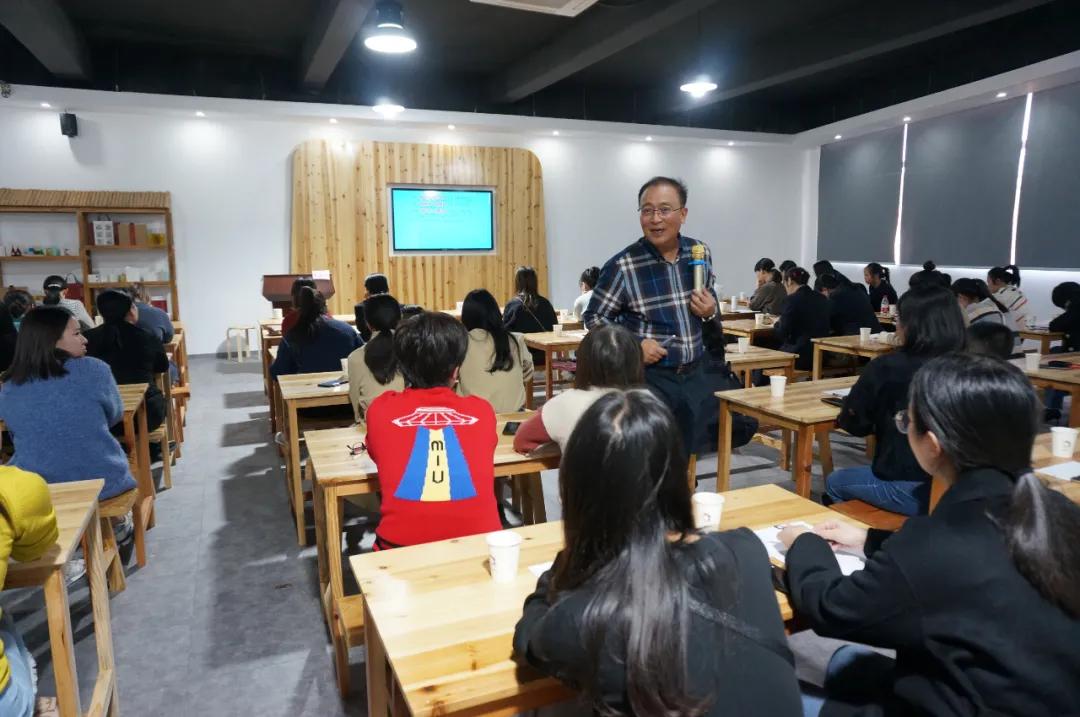 敞开心扉点亮人生——德化县女职工心理健康讲堂暨手工精油皂体验活动