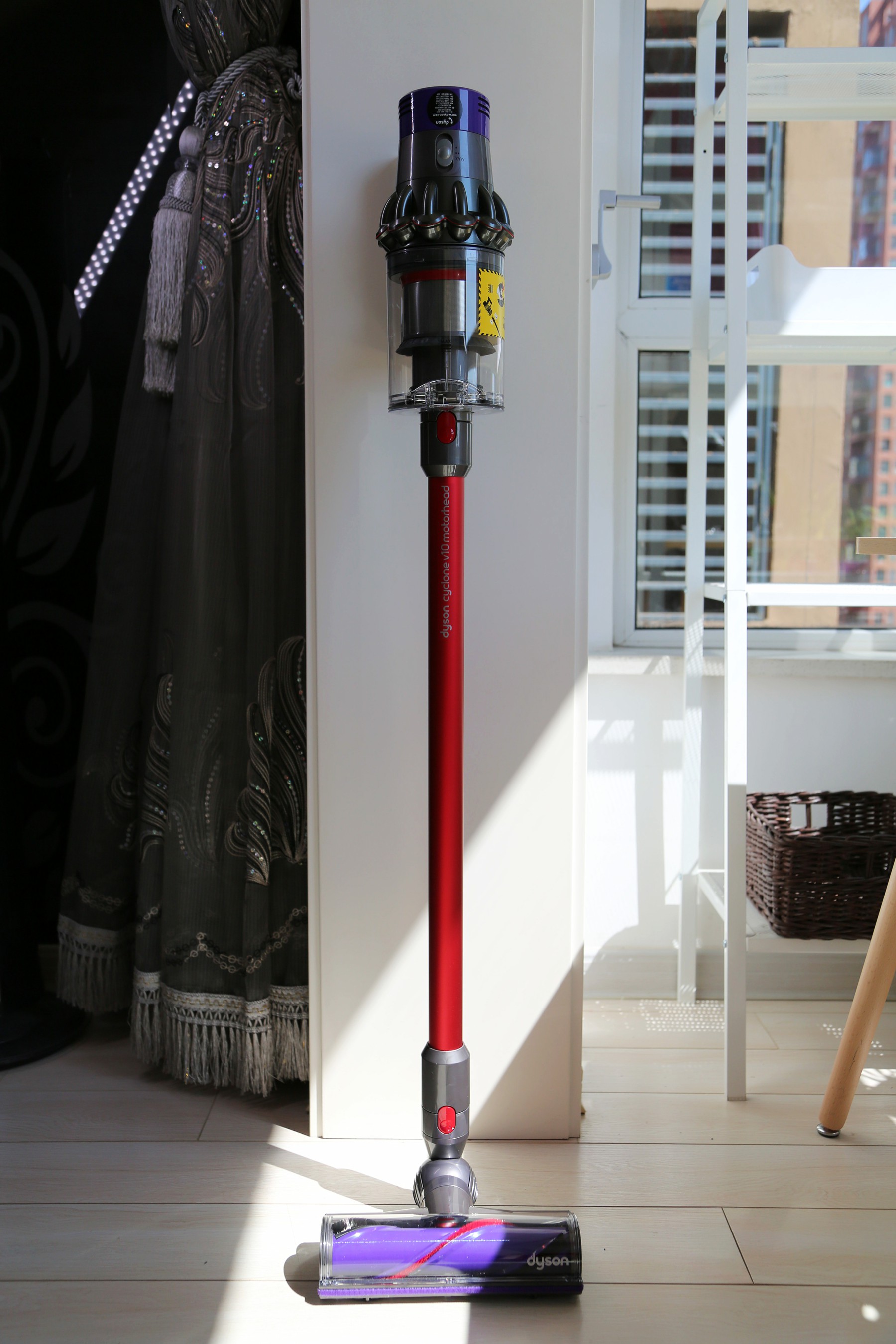 戴森v10吸尘器问题,戴森v10吸尘桶难以推开