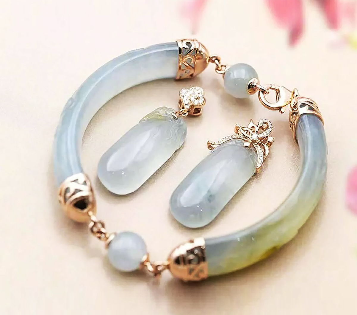 翡翠手镯摔断修复图片,翡翠手镯摔断了修复多少钱