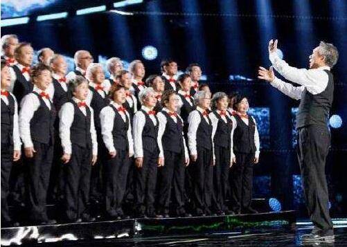 东方快评丨老年清华学霸们的《少年》唱出了精气神