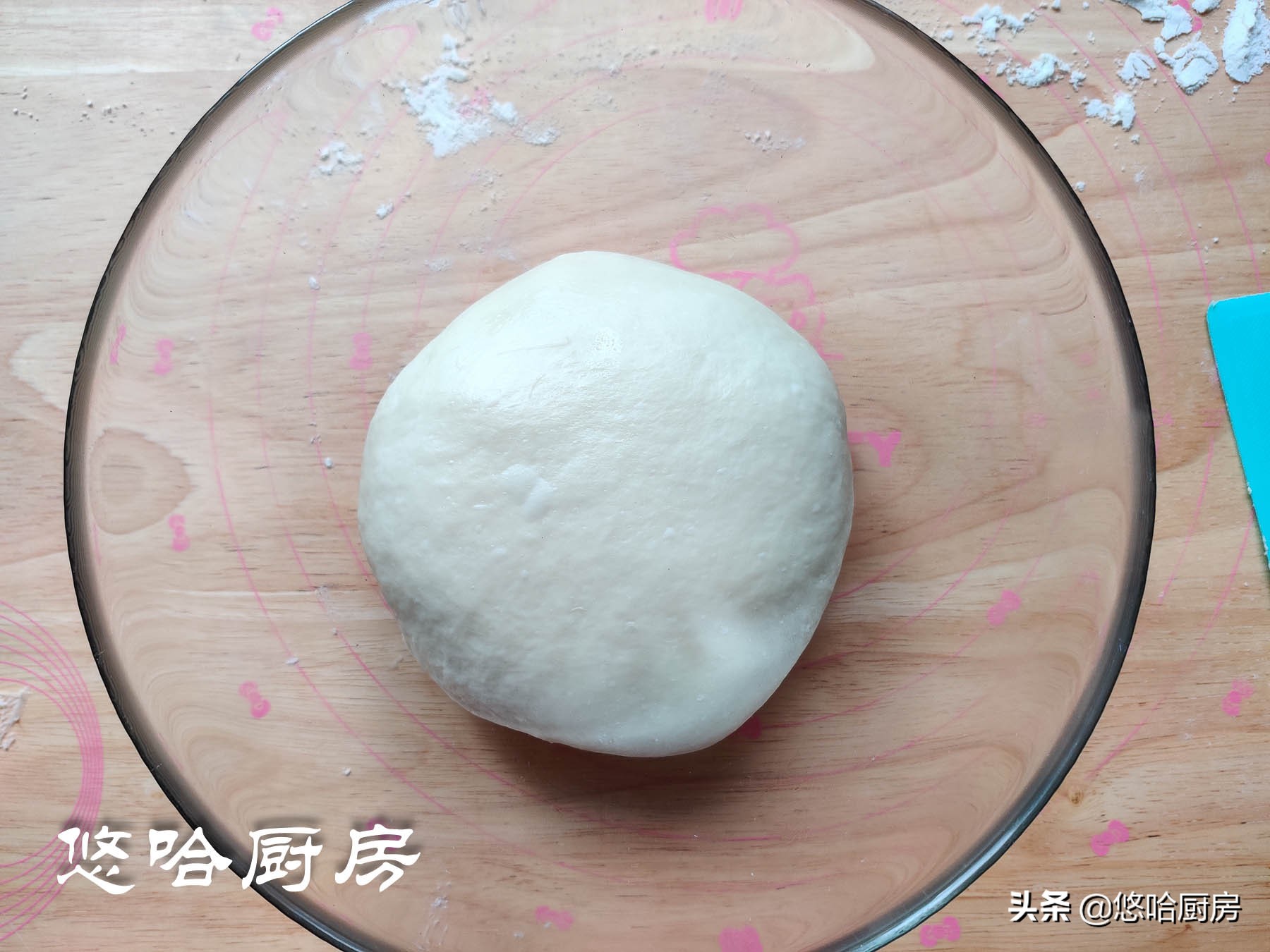 爱吃面包不用花钱买,香甜的松软小面包快快动手制作吧