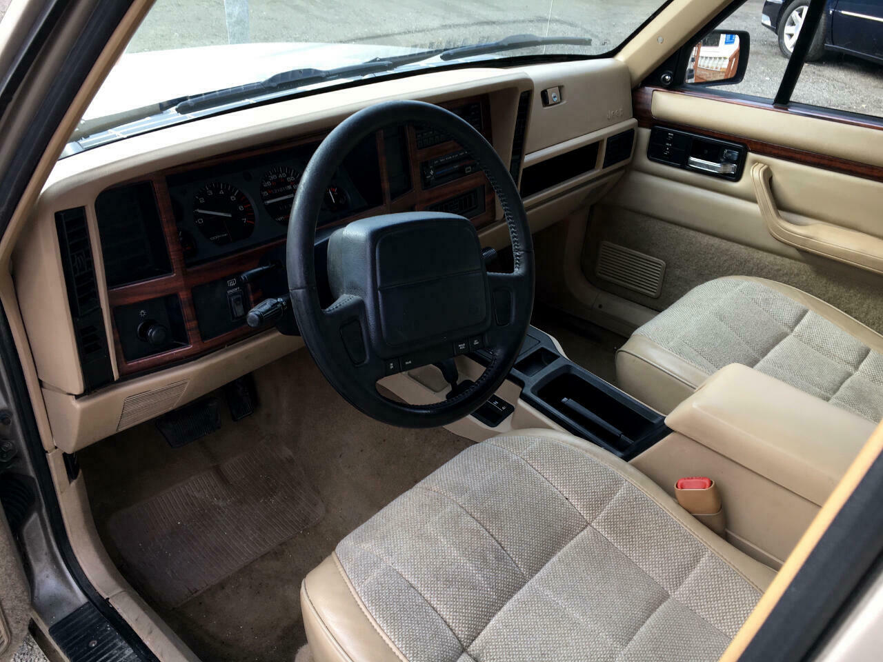 都说修不好的切诺基，那是你没开过原装的，国产后北汽把他给毁了