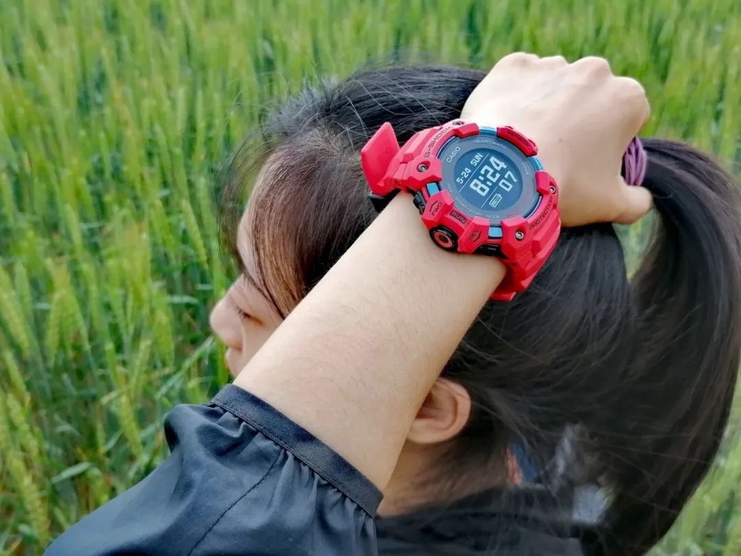 卡西欧gbd-h1000使用全部教程,卡西欧gbd-h1000哪年的