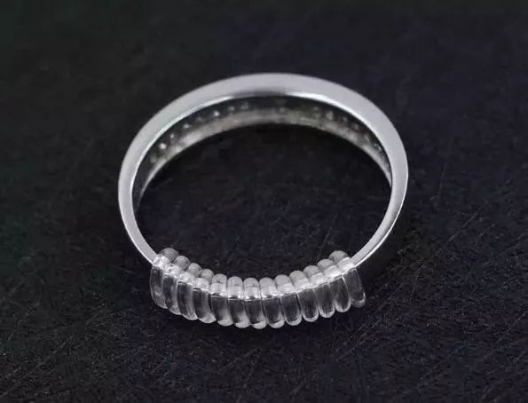 手镯磕裂了怎么处理,手镯有裂怎么修补