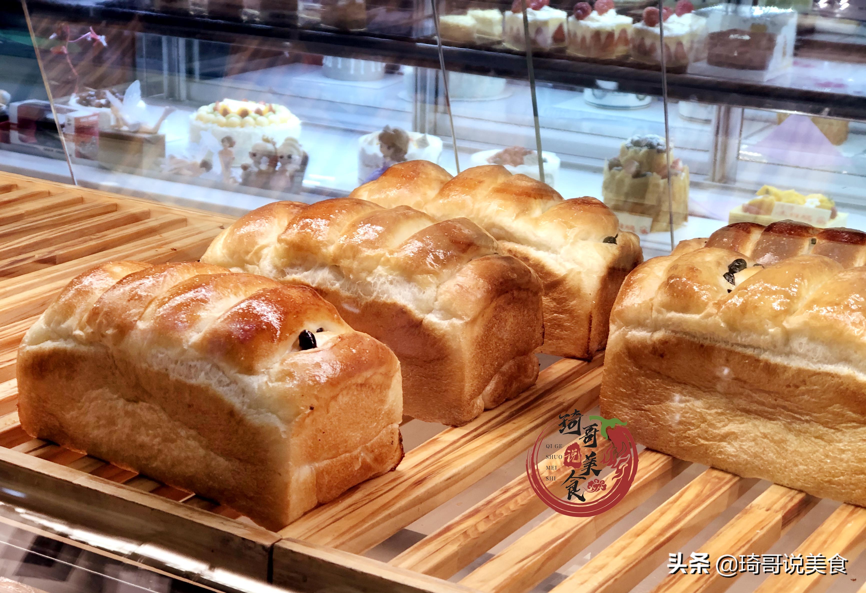 去面包店这4种面包最好别买,去面包店买什么面包不胖