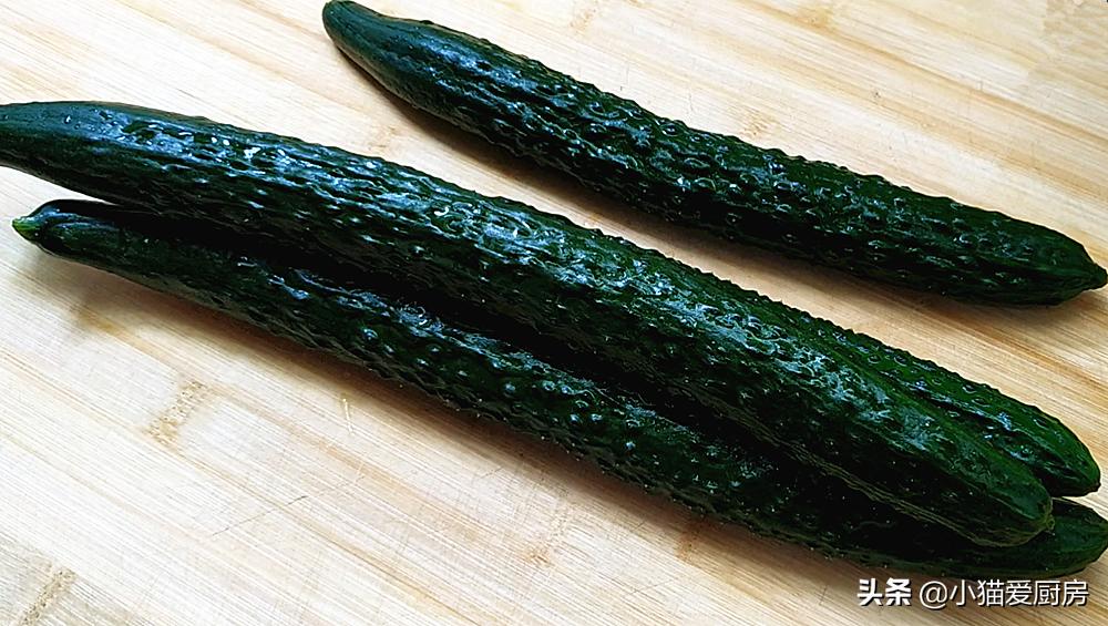 饭店的腌黄瓜为什么脆嫩好吃,用这个方法腌黄瓜黄瓜脆嫩