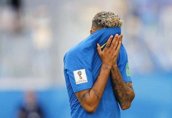 内马尔与梅西c罗的差距,内马尔和梅西c罗可以比较吗