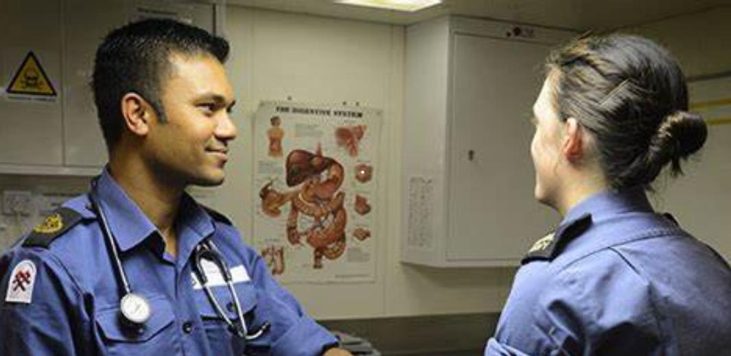 美国人一切向钱看，为了6位数的工资，精神科医生狠心离开部队