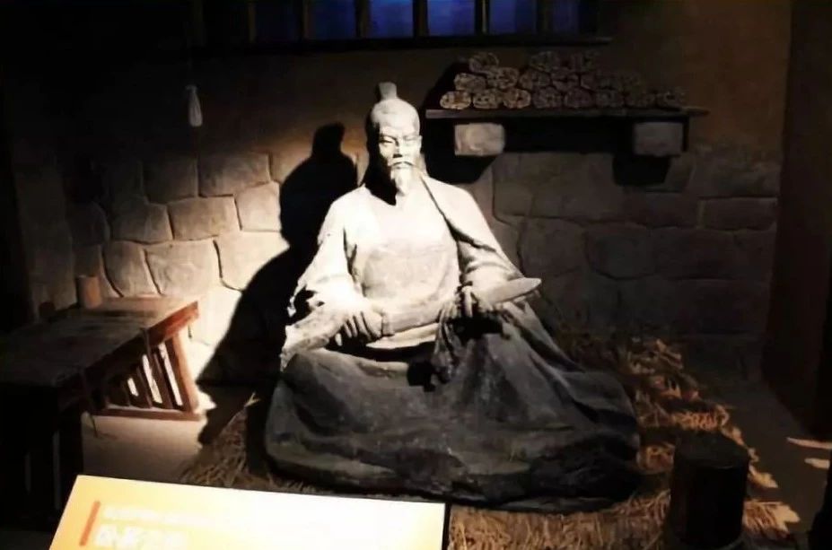 千年宝剑越王勾践剑出土视频,越王勾践剑历经千年仍寒光逼人