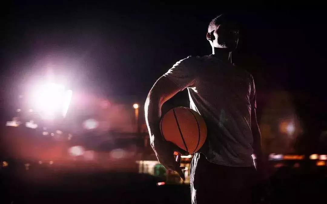 篮球因为热爱所以坚持比赛现场,篮球赛因为热爱所以坚持夏季联赛