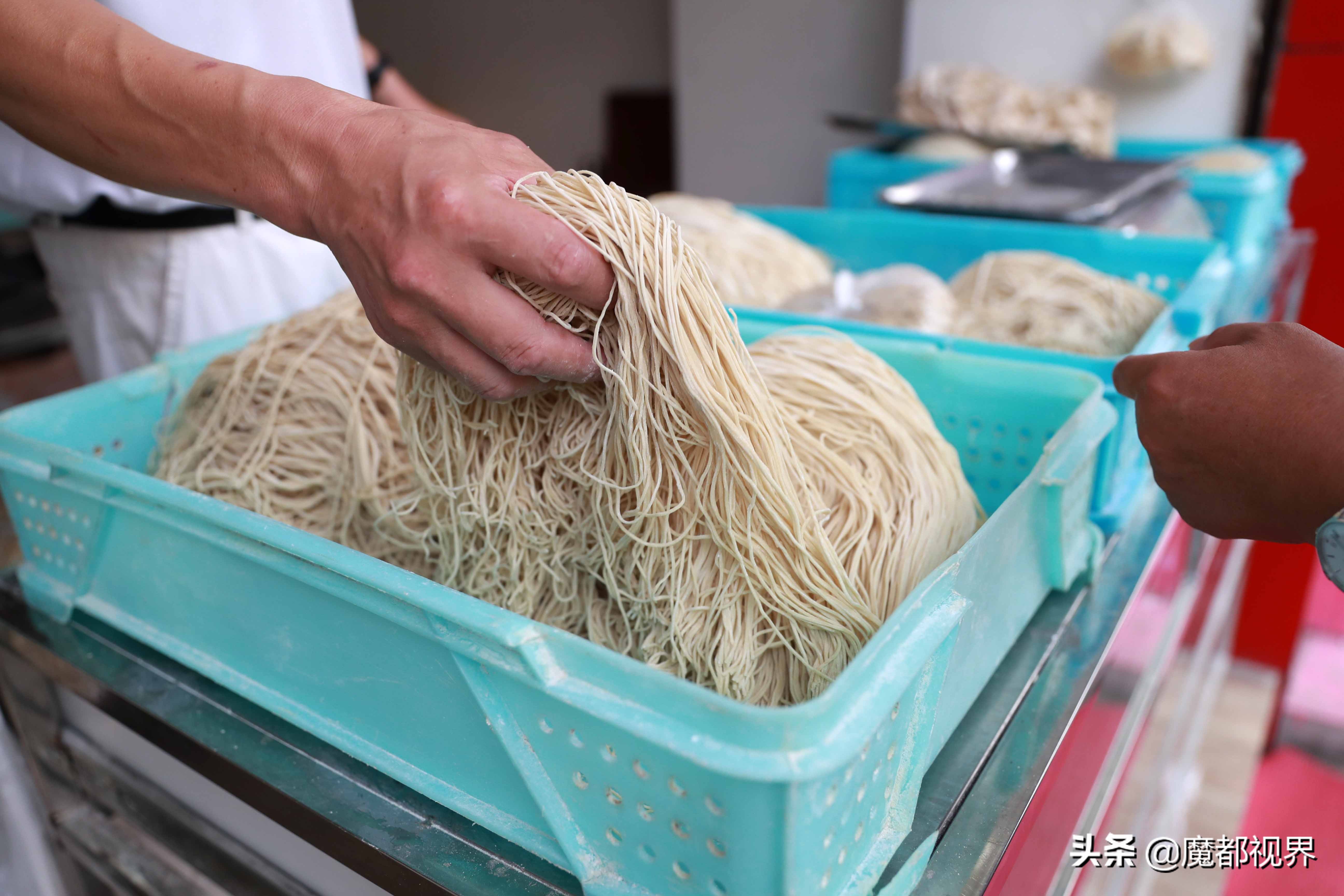 合肥路华良切面店现在搬到哪里,华良切面店老店新开味道怎样