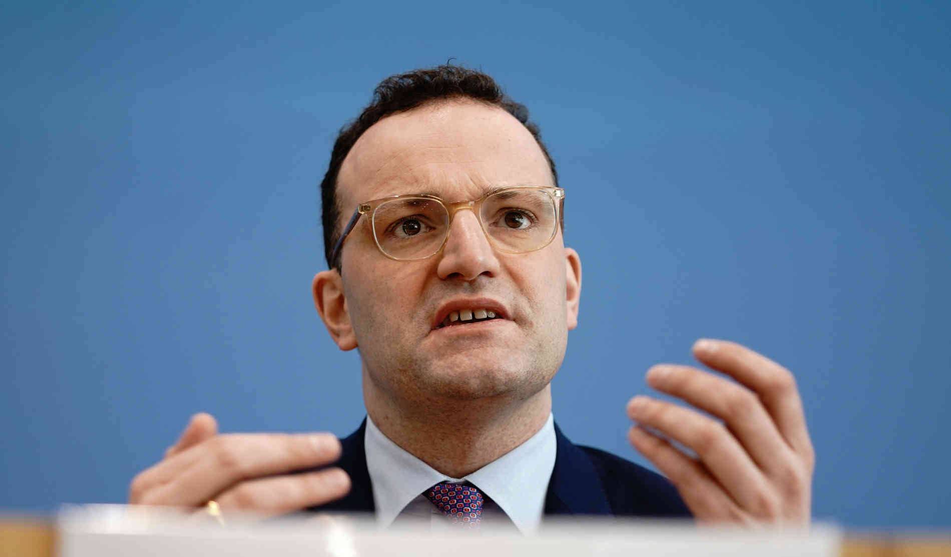 不戴口罩，德甲照踢，确诊上千的德国为什么如此淡定？