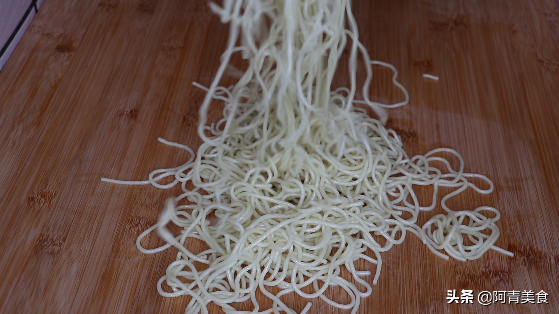 热干面在家自己调料,正宗热干面做法与配菜