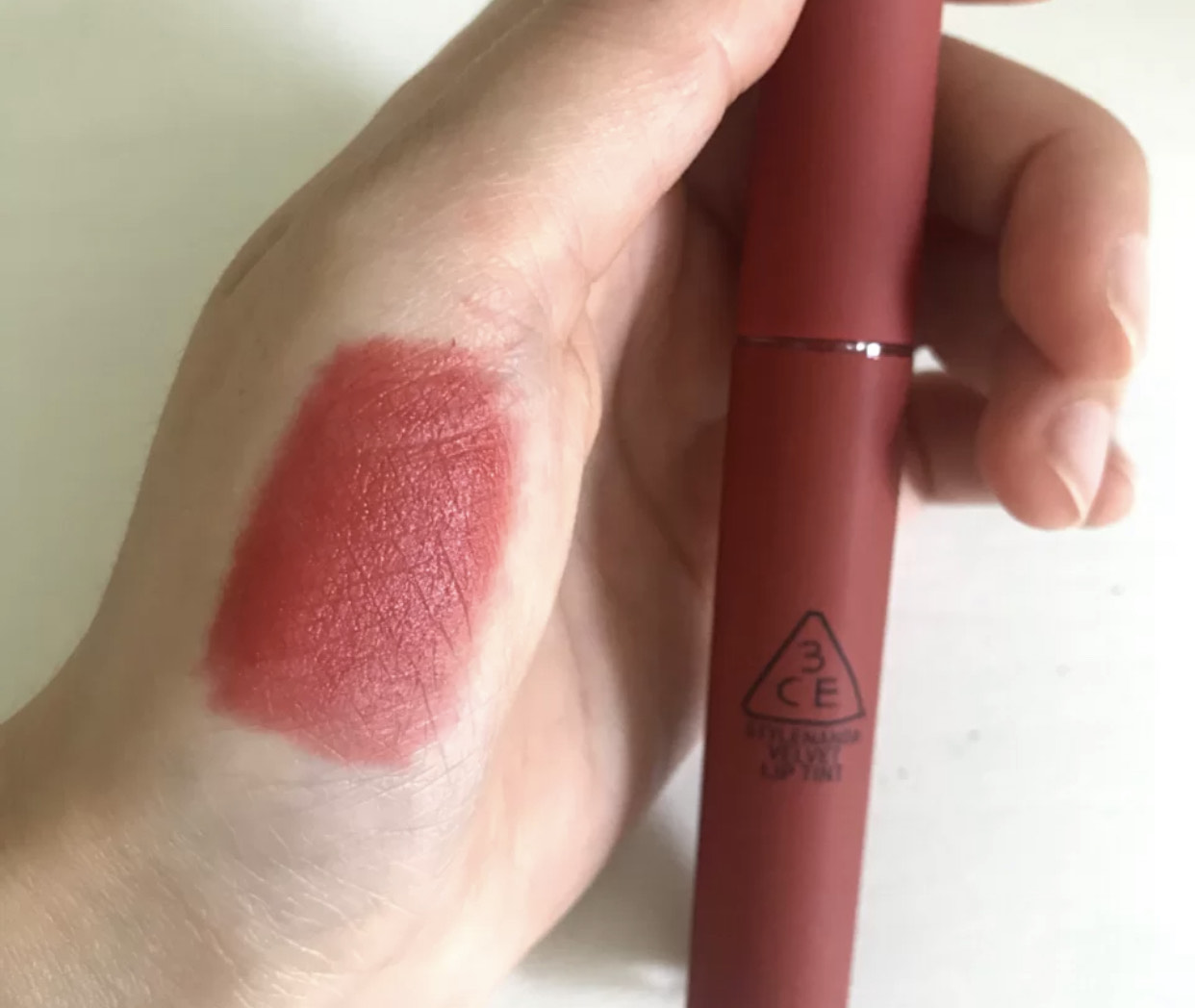 唇干唇纹深适合什么唇釉,唇纹深的女人好吗