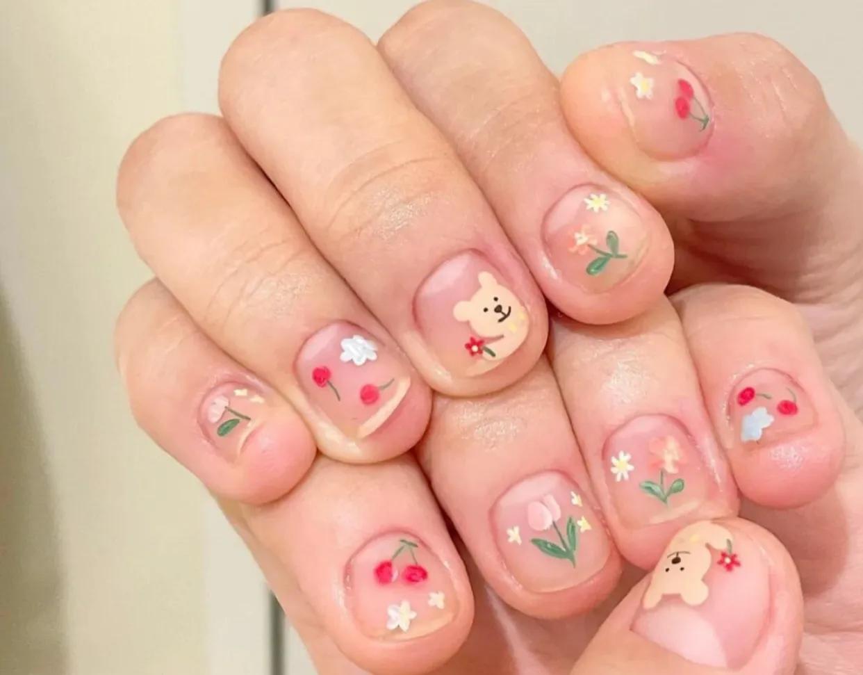 把春天画在指甲上吧,将春天画在指甲上