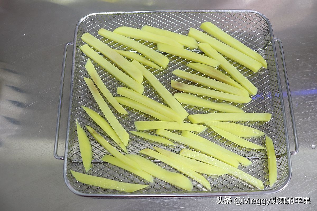 不用一滴油也能吃到健康美味炸鸡,自制肯德基炸鸡翅炸薯条